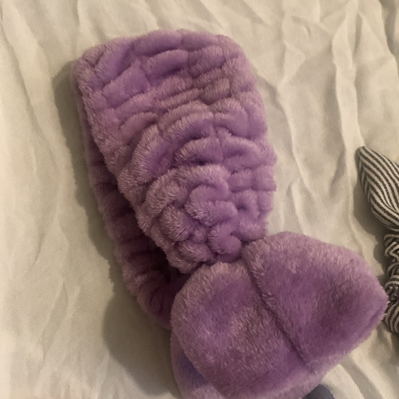 🌸Soft Accessory Bundle - Picture 2 of 5